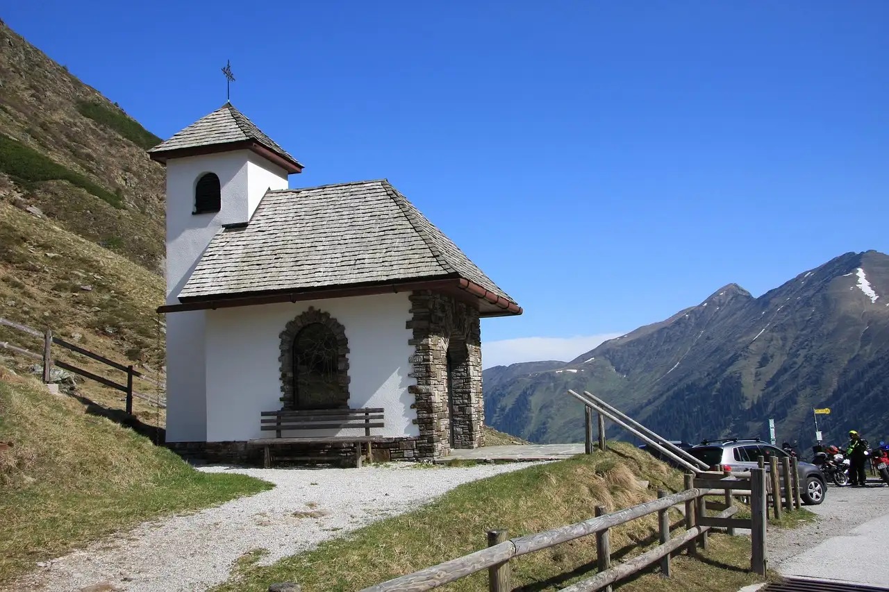 Repair of Roofing: A Practical Guide